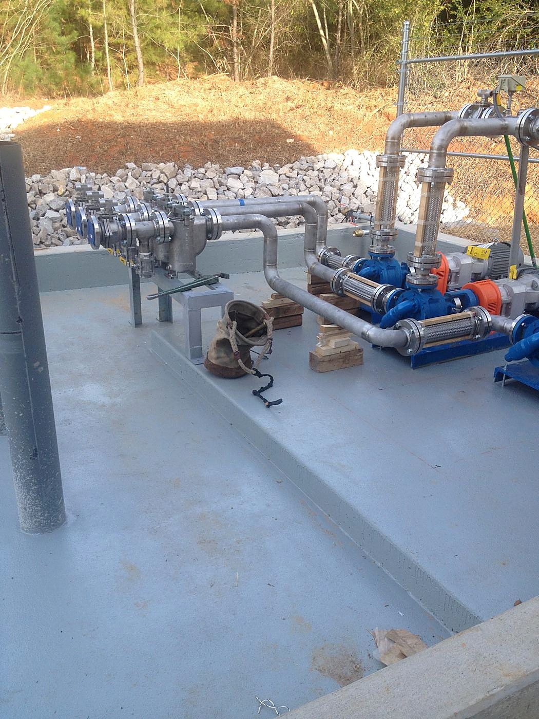 Tanker truck offloading pumps