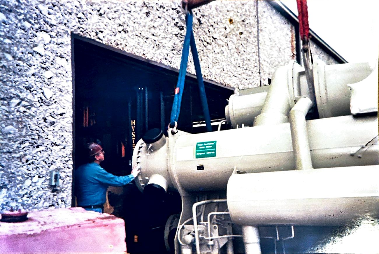 EMCO rigging a chiller into the Hyster plant