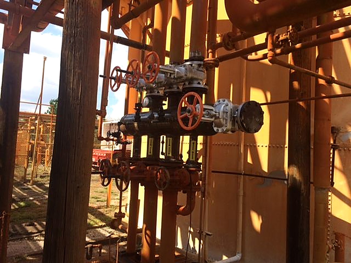 Valve manifold for the CO gas storage system at ISP Chemicals